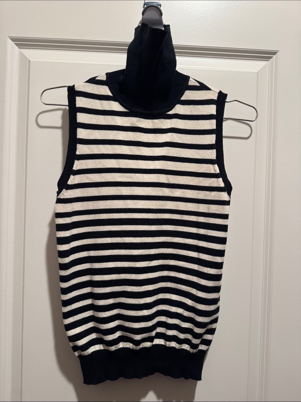 Forever 21 Black & White Striped Sleeveless Turtleneck Tank